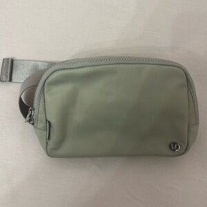 Lululemon Everywhere Belt Bag - Large